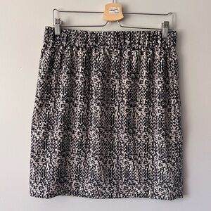 Ann Taylor - patterned pencil skirt size 10